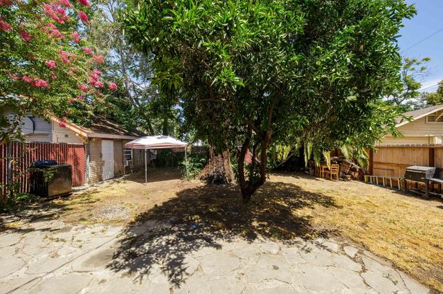 625 W Poplar St, Stockton, CA 95203