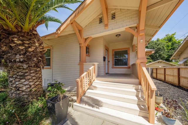 625 W Poplar St, Stockton, CA 95203