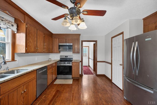 1529 Bateman Bridge, Forest, VA 24551