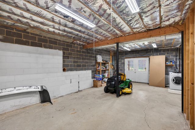 1529 Bateman Bridge, Forest, VA 24551