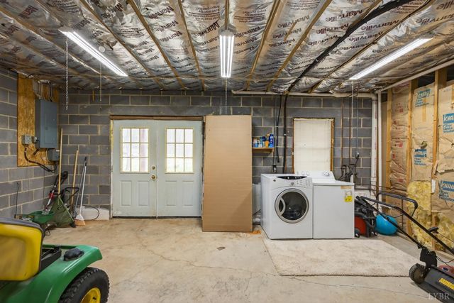 1529 Bateman Bridge, Forest, VA 24551