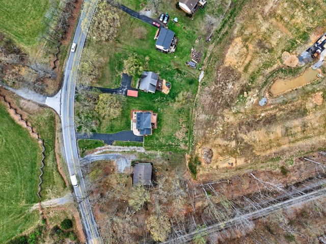 1529 Bateman Bridge, Forest, VA 24551