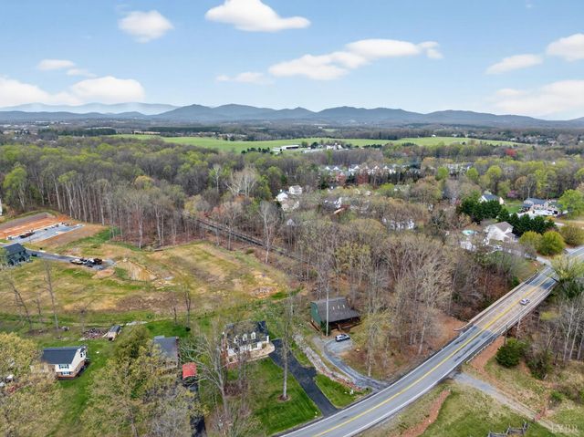 1529 Bateman Bridge, Forest, VA 24551