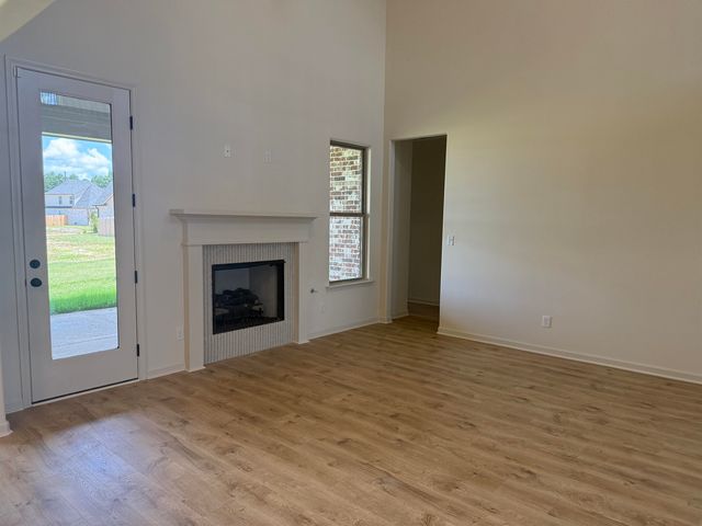 65 HIDDEN FIELD CV, Oakland, TN 38060