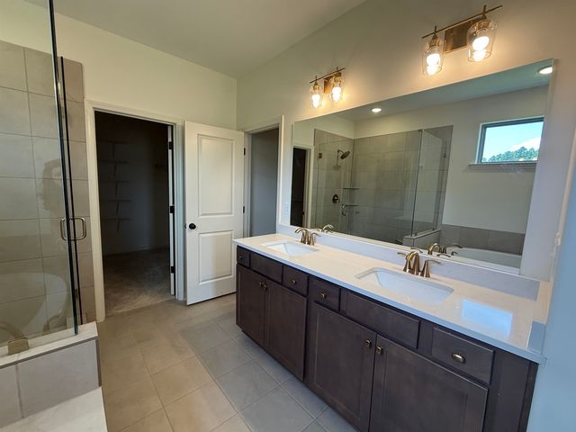 65 HIDDEN FIELD CV, Oakland, TN 38060