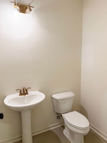 65 HIDDEN FIELD CV, Oakland, TN 38060