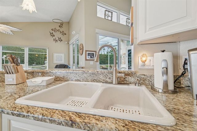 3216 FOX SQUIRREL LANE, Valrico, FL 33596