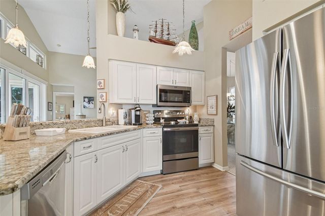 3216 FOX SQUIRREL LANE, Valrico, FL 33596