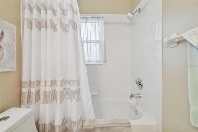 3216 FOX SQUIRREL LANE, Valrico, FL 33596