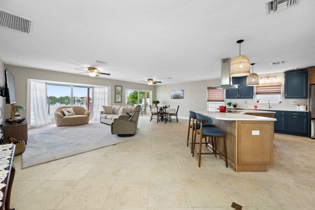 530 79TH STREET S, St Petersburg, FL 33707