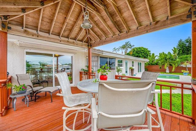 530 79TH STREET S, St Petersburg, FL 33707