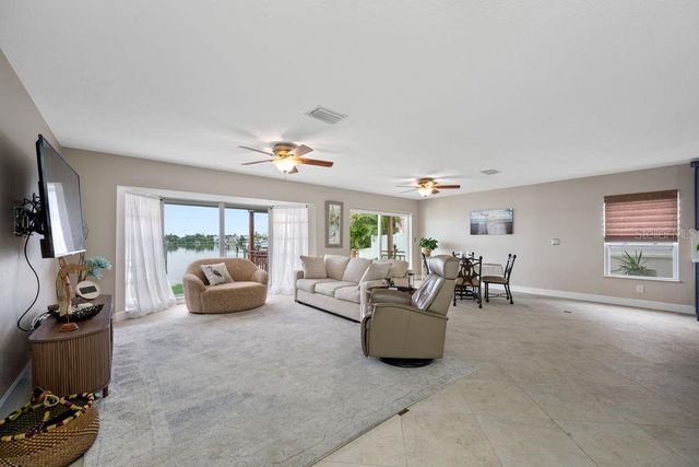 530 79TH STREET S, St Petersburg, FL 33707