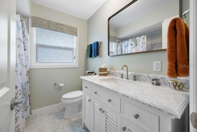 530 79TH STREET S, St Petersburg, FL 33707