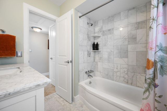 530 79TH STREET S, St Petersburg, FL 33707
