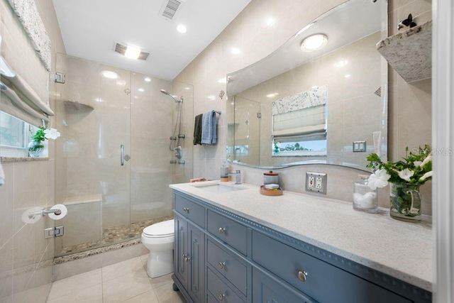 530 79TH STREET S, St Petersburg, FL 33707
