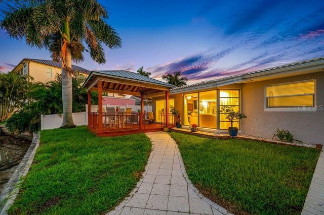 530 79TH STREET S, St Petersburg, FL 33707