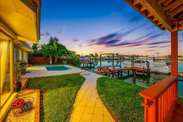 530 79TH STREET S, St Petersburg, FL 33707
