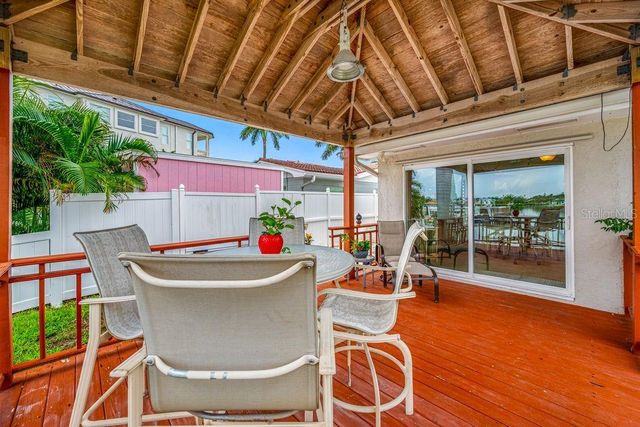530 79TH STREET S, St Petersburg, FL 33707