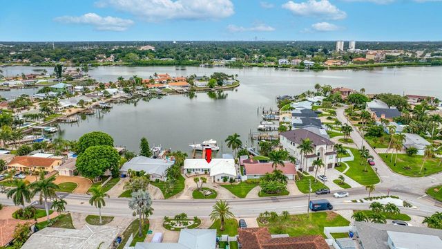 530 79TH STREET S, St Petersburg, FL 33707