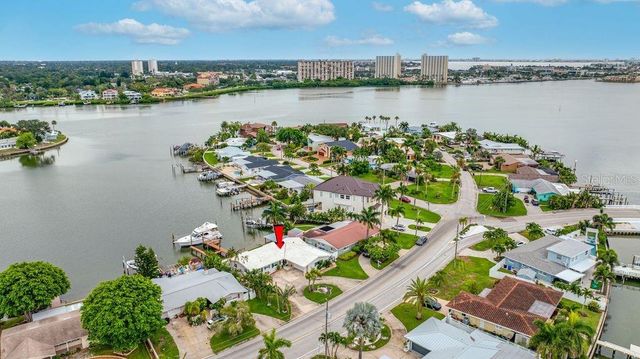 530 79TH STREET S, St Petersburg, FL 33707