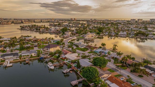 530 79TH STREET S, St Petersburg, FL 33707