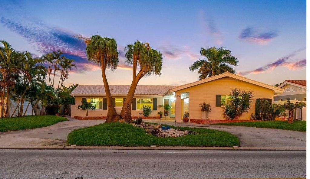 530 79TH STREET S, St Petersburg, FL 33707