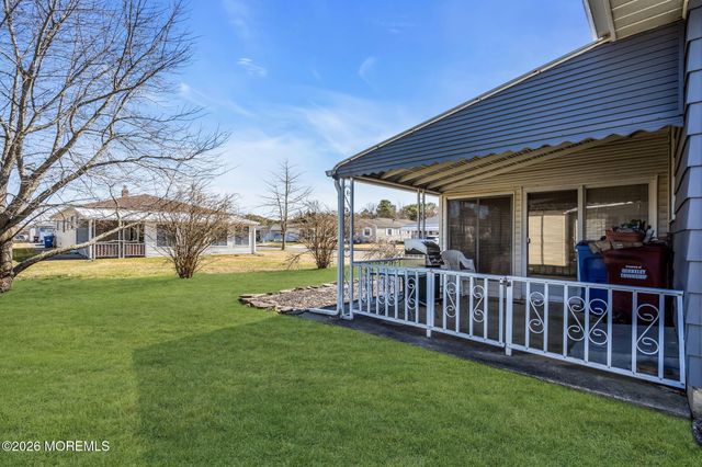 31 Boca Raton Street, Toms River, NJ 08757