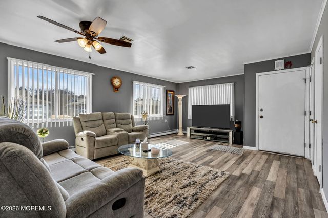 31 Boca Raton Street, Toms River, NJ 08757