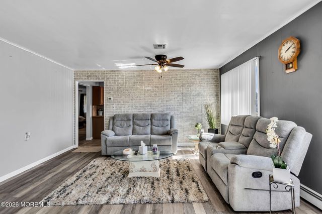 31 Boca Raton Street, Toms River, NJ 08757