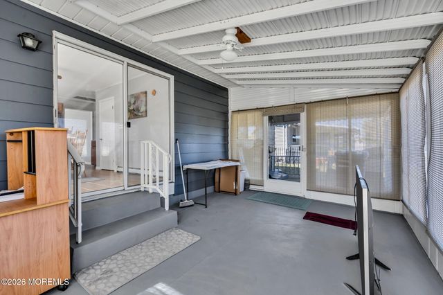 31 Boca Raton Street, Toms River, NJ 08757