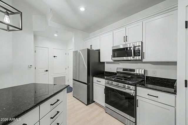 945 E PLAYA DEL NORTE Drive 2007, Tempe, AZ 85288