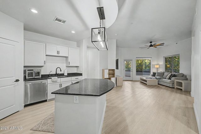 945 E PLAYA DEL NORTE Drive 2007, Tempe, AZ 85288