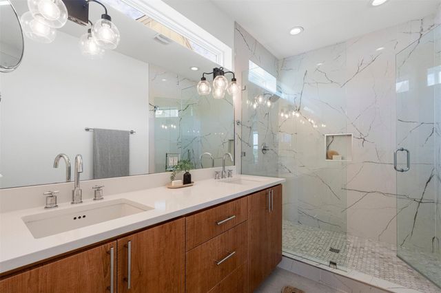 2000 Greenwood Ave B, Austin, TX 78723