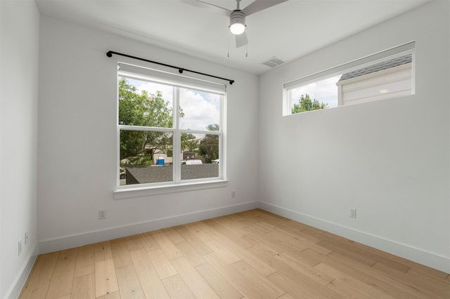 2000 Greenwood Ave B, Austin, TX 78723
