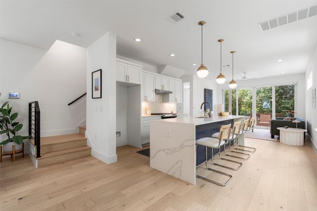 2000 Greenwood Ave B, Austin, TX 78723