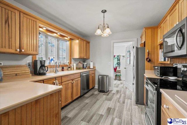 2001 Elanie Cir., Florence, SC 29505