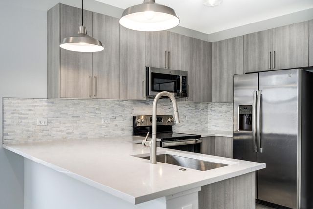 1507 N SEDGWICK Street 4, Chicago, IL 60610
