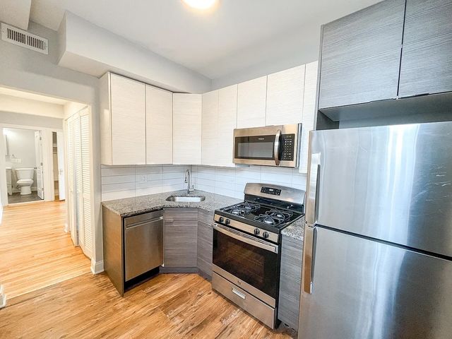 3319 N Karlov Avenue 2W, Chicago, IL 60641