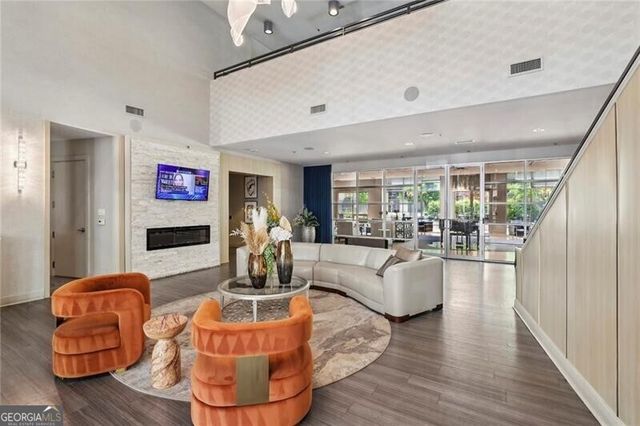 711 Cosmopolitan Drive NE 523, Atlanta, GA 30324