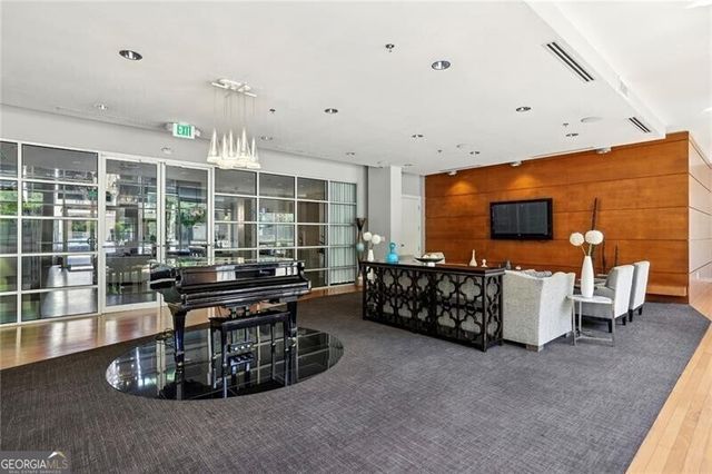 711 Cosmopolitan Drive NE 523, Atlanta, GA 30324