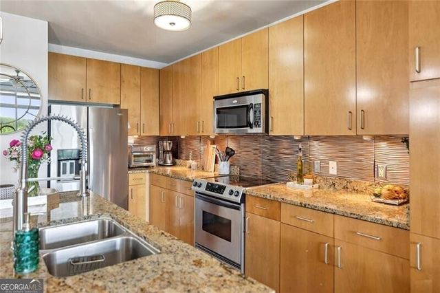 711 Cosmopolitan Drive NE 523, Atlanta, GA 30324