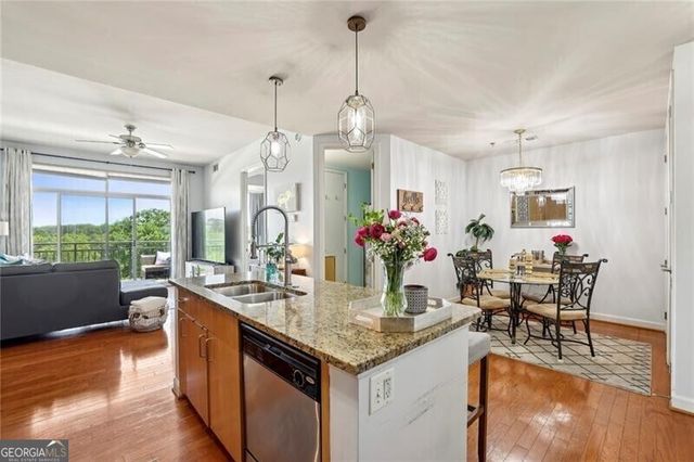 711 Cosmopolitan Drive NE 523, Atlanta, GA 30324