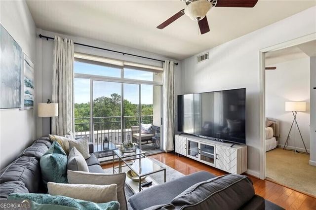 711 Cosmopolitan Drive NE 523, Atlanta, GA 30324