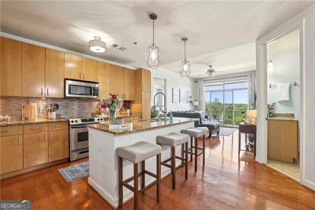 711 Cosmopolitan Drive NE 523, Atlanta, GA 30324