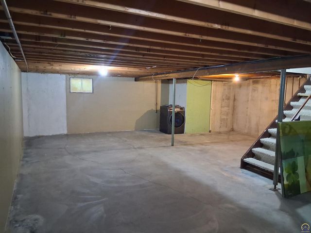 3713 SE Long ST, Topeka, KS 66609