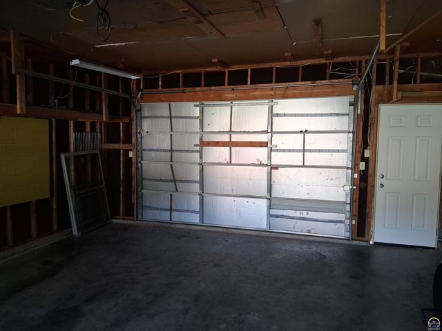 3713 SE Long ST, Topeka, KS 66609