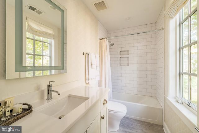 3300 NEWARK ST NW, Washington, DC 20008