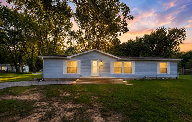 54598 Park Lane, Eau Claire, MI 49111