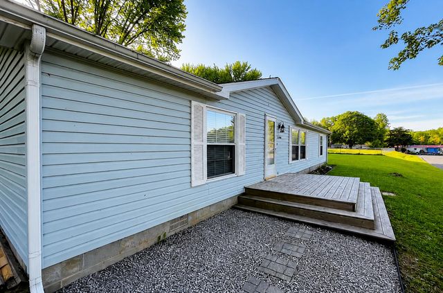 54598 Park Lane, Eau Claire, MI 49111