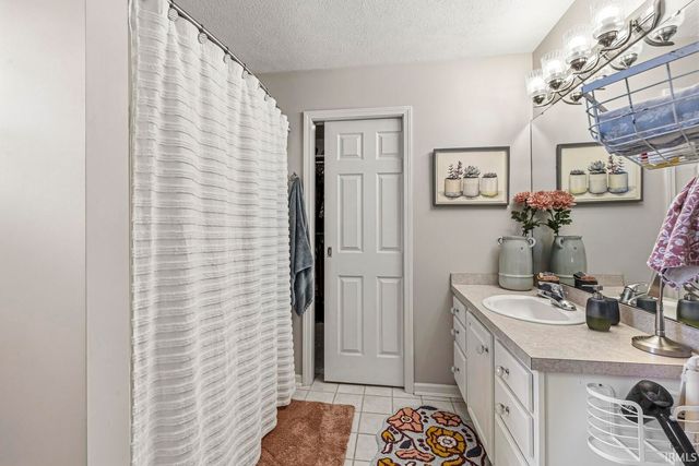 1435 Anchor Court, Mishawaka, IN 46544